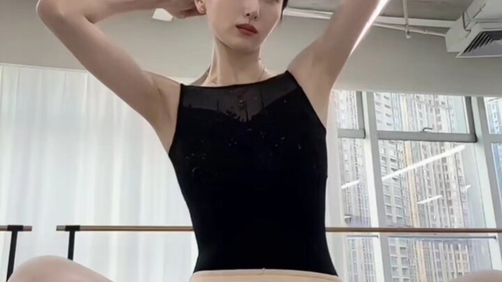 Kehidupan Sehari-hari Mahasiswa Tari / Outfit Busana Tari yang Normal, Tanpa Ajakan Negatif