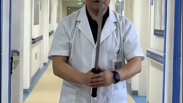 Mục Não Tung Ca đã khởi động chế độ nhảy múa sôi động cho toàn dân