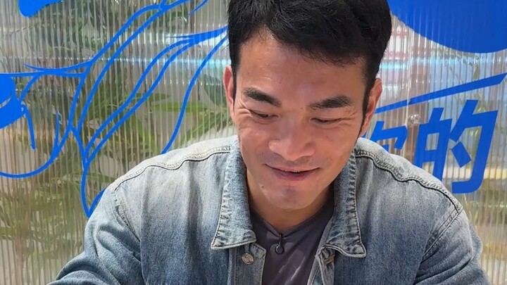 กลางดึกยังมีขายซาลาเปาด้วย! ไปลองชิมสิว่ารสชาติเป็นยังไง?