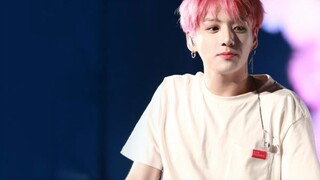 ฉันชอบการเต้นของจองกุกในห้องซ้อมพิเศษนี้มาก มันเท่มาก ฉันดูมันทุกวันเลย