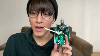 Brain sendiri membuka segel Otak SHF Kamen Rider miliknya