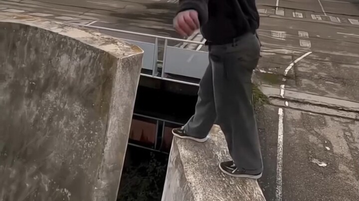 Cái mà bạn nghĩ là giới hạn của mình, biết đâu lại chỉ là điểm xuất phát của người khác.