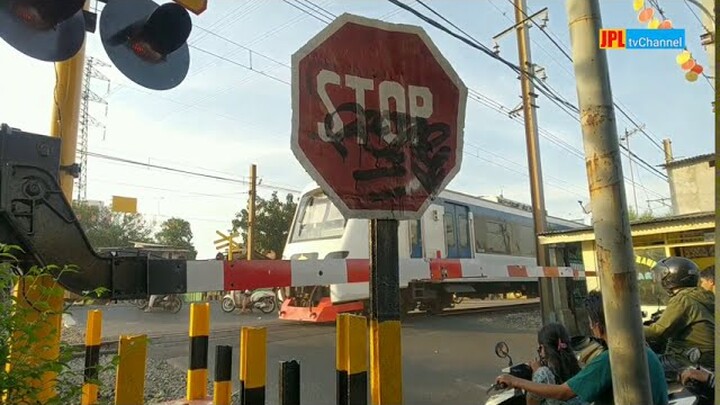Kumpulan Kereta Api KRL Ngebut Railroad Crossing Indonesia Perlintasan KA Jakarta