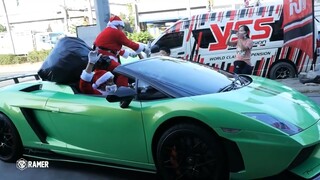 ซานต้าขับแลมโบแจกของขวัญ