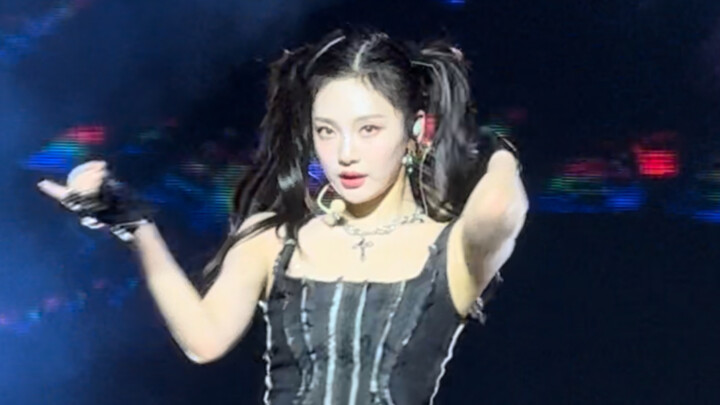 Ningning’s “Wake Up” London concert straight cut: This look is seriously stunning!