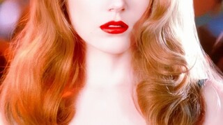 لا عجب أن هذه المرأة تستطيع أن تجعل توم كروز يبدو كرجل مُعَسْكِر! سأظل دائمًا منبهرًا بجمال نيكول!