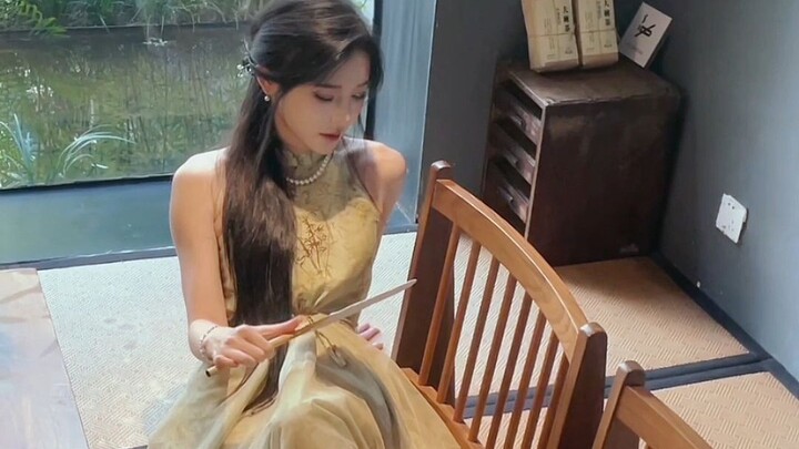 【Kakak Buta】Saat Festival Qixi orang lain sudah berciuman sampai lelah, hanya aku yang masih bertany