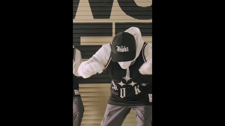 [Penari Bertopeng] Tantangan Tari "In Da Getto" #JBalvin #Skrillex JABBAWOCKEEZ