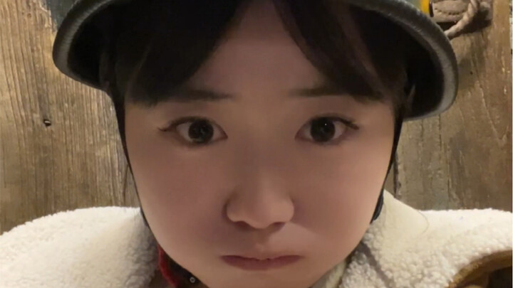 كوكتيل بنكهة الفم~ بنكهة الشوكولاتة! لذيذ جدًا! ولم أكن أتوقع أبدًا أن يُقدم لي ضربةً إضافيةً في الن