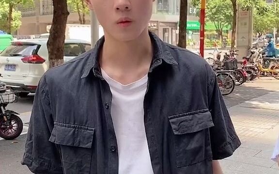 Kakak ada di puncak rantai makanan, lalu adik perempuan?