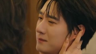 Mahasiswi kabur dari pernikahan, terseret one-night stand dengan bos mafia