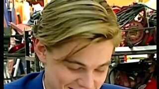 "当你终于忘记她后，并决定不再谈恋爱后belike:"