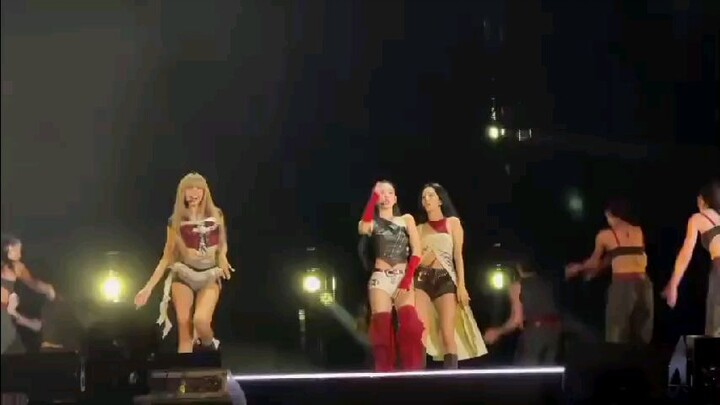 blackpink dealine day2 . sự trở lại của blackpink vào 2025 với sự bùng nổ của âm nhạc và MV mới Jump