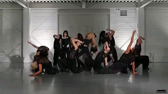 Le sserafim "Celebration" Dance Pratice