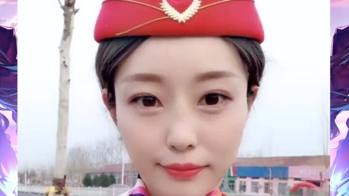 Want to see what she looks like after taking off her makeup? Holy crap, this is a pro! Epic highligh