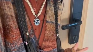 Exotic style travel style outfit