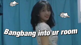 学舞一个月半女大学生寝室素颜翻跳《Bangbang into the room》/座机录的