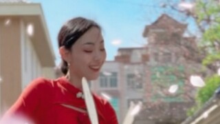 Today's mood is as sunny as the weather. Today is the third day of worshipping the red dust cool mir