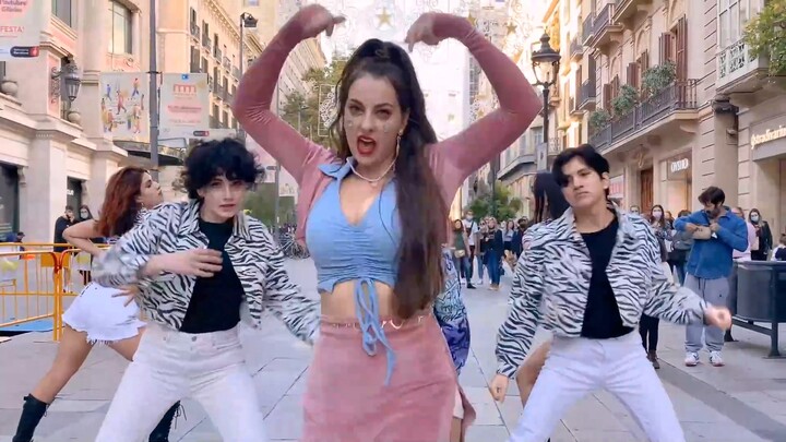 [كيبوب في الأماكن العامة] رقصة إسبانية لـ هيو نا و داون - "بينغ بونغ" ترجمة الرقصة من ميسانغ