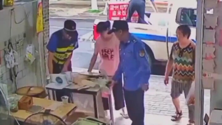 制服一穿，不再是凡人