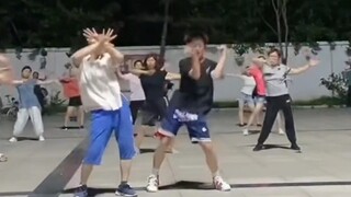 广场舞战神之巅峰对决！