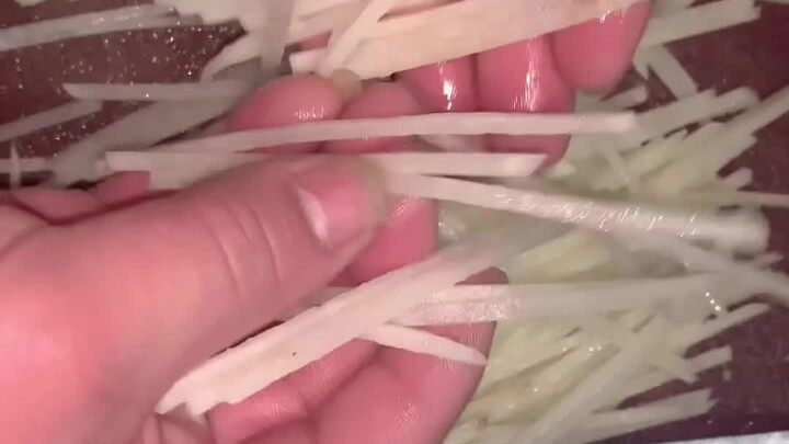Quick and easy matchstick cutting method for shredded potatoes