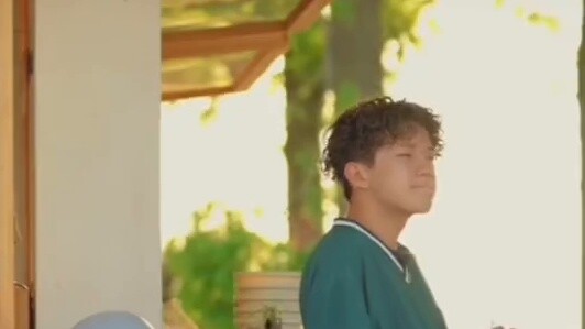 The symmetrical aesthetics in the farming bar