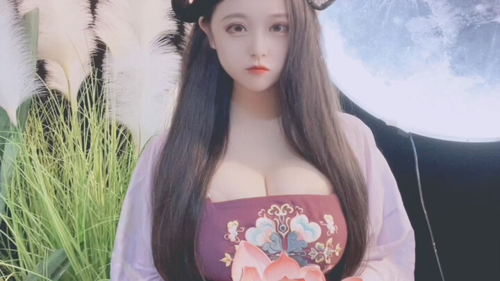 Cuộc sống thường ngày phong cách cổ trang của Yinyin: Đầm hợp tử màu tím, phong cách nhà Đường