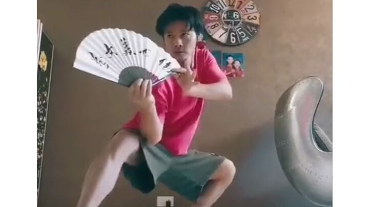 [Zhang Jin's video] Cool down with a fan dance, but end up sweating