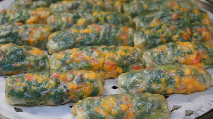 Eat more of these vegetable rolls in winter—thin wrappers, generous fillings. As soon as they were d