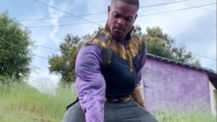 The ultimate “plastic” family bond, Black‑version Thanos style! Hahaha, I’m rolling on the floor lau