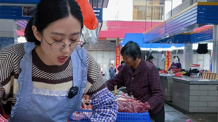 Hôm nay lại có thêm một vị khách lớn khác lạ