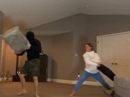 『Trik Orang Asing』"Seberapa Besar Kepercayaan Antara Suami Istri"