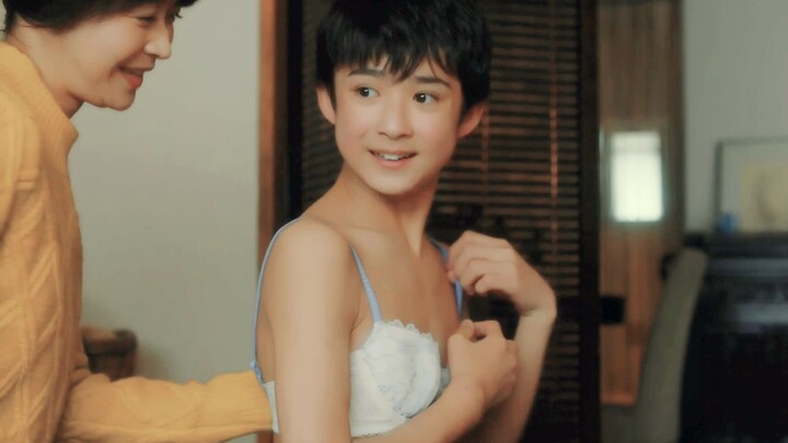 يحمل الفتى فتاةً في قلبه، وترافقه والدته المتفتحة ليرتدي ملابس نسائية في فيلم “خياطة الحياة الدقيقة”