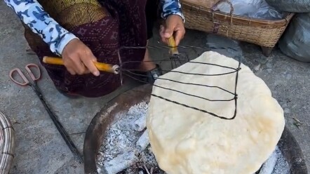 In Manzhang Village, Xishuangbanna, I happened to meet a local woman who had made her own brown suga