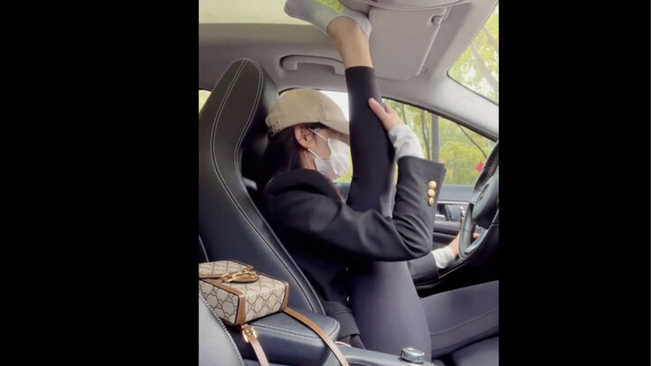 إذا كنت ستقود بهذه الطريقة، فلن أشعر بالنعاس بعد الآن.