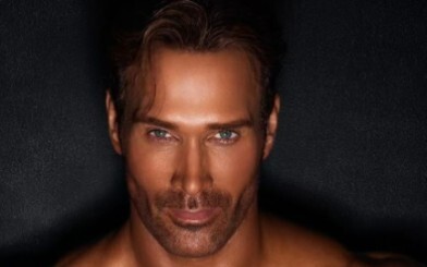 Give the flowers to me, not her.