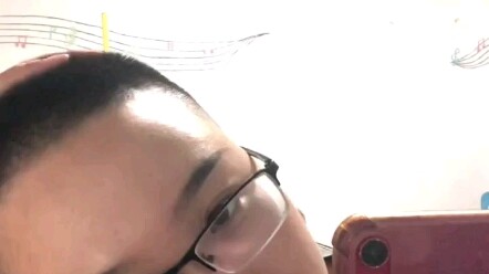 علاقة الحب عبر الهاتف: سأرقص لك