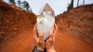 Found $500,000 of Rare Crystals! (Location: PRIVATE MINE)