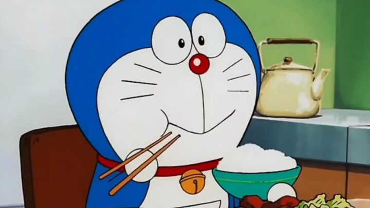 This blue civet cat looks cute and silly no matter how he eats