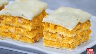 I thought it was just a big steamed bun, but when I sliced it open, golden goodness revealed itself—