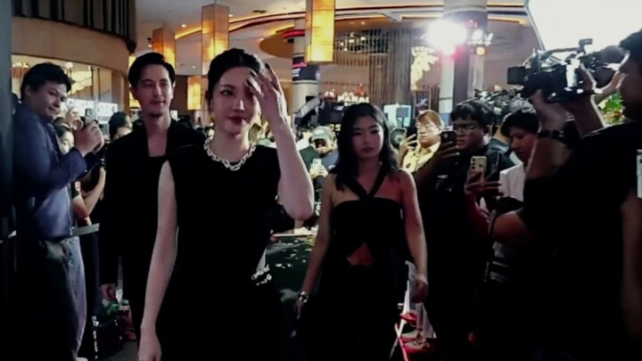 [Li Ka: She’s gone back to being a big star] The big star under the spotlight