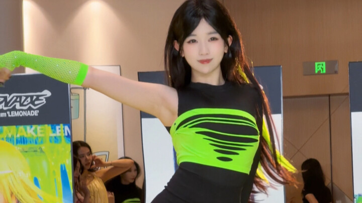 【Nikki】หลิวจื้อหมินจากมหาวิทยาลัยฮ่องกงบุกข้ามพรมแดน รีทัชเต้นเลียนแบบจนถึงขนาดจำลองหุ่นระดับโมเดลขอ