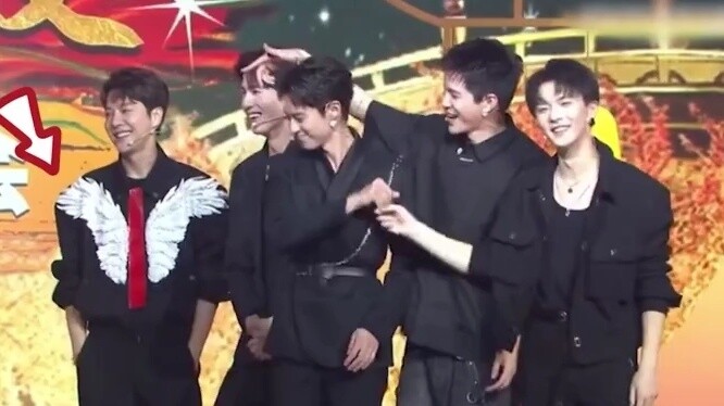 The happiness of the straight men in the Canglan Jue boy group is really the sixth