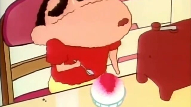 "Crayon Shin-chan" Shin-chan terlihat lucu sekali sedang makan es serut