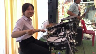 Người Đến Từ Triều Châu - Chị hát đám cưới hay quá | Ni Ni Drum Cover