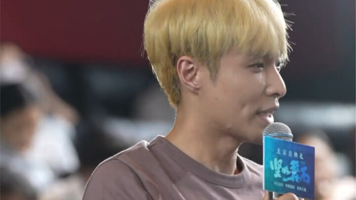 【Zhang Yixing】Zhang Yixing hadir di acara premier film “Jian Ru Pan Shi”, “Lebih baik tunggu lagi, s