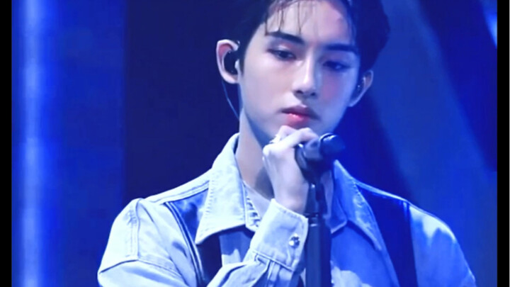 “Cùng một ánh trăng, sao lại không thể soi sáng hình dáng của tương lai?”