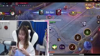 con gái lúc tập trung chơi game auto cute P2