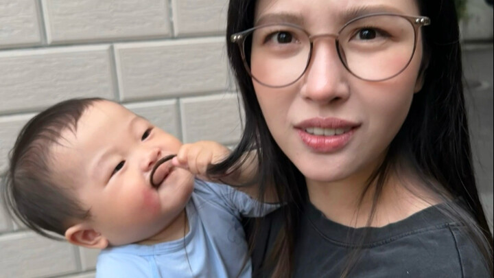 结婚不就是为了可以随地大小亲吗？
